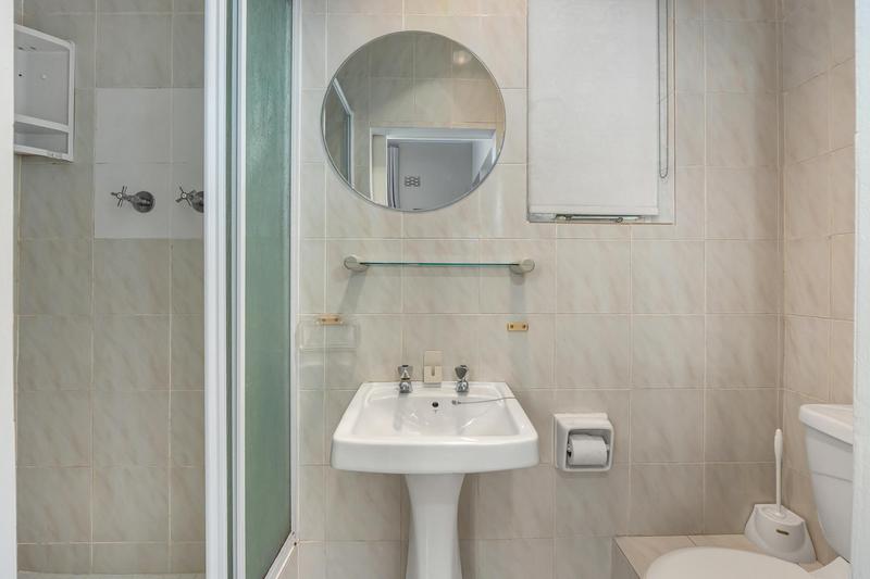 To Let 2 Bedroom Property for Rent in Sea Point Western Cape